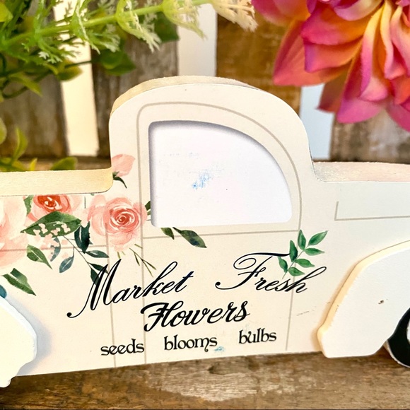 1 Wooden Spring Pickup Truck Decor White - Picture 2 of 2